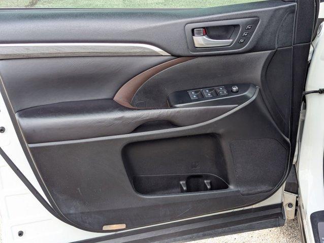 2017 Toyota Highlander Vehicle Photo in San Antonio, TX 78230