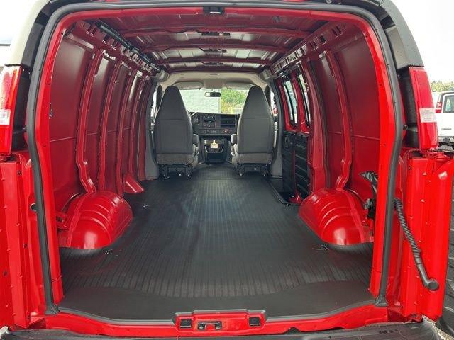 2025 Chevrolet Express Cargo 2500 Vehicle Photo in SAINT CLAIRSVILLE, OH 43950-8512