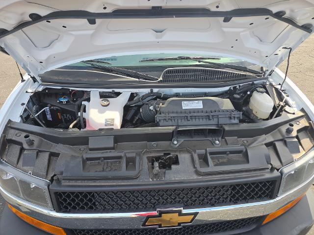 2025 Chevrolet Express Commercial Cutaway Vehicle Photo in INDEPENDENCE, MO 64055-1314