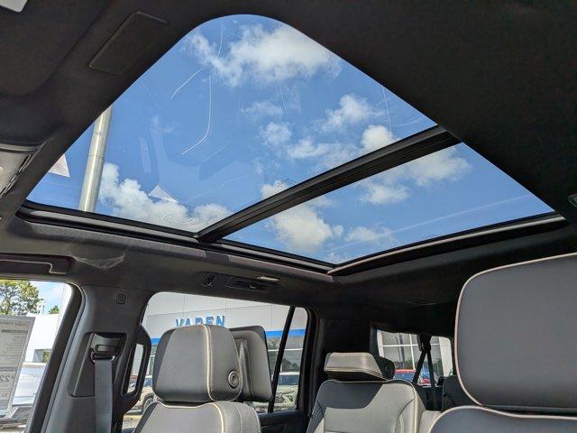 2026 Chevrolet Suburban Vehicle Photo in BRUNSWICK, GA 31525-1881