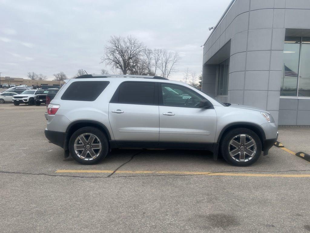 2012 GMC Acadia Vehicle Photo in Cedar Rapids, IA 52402