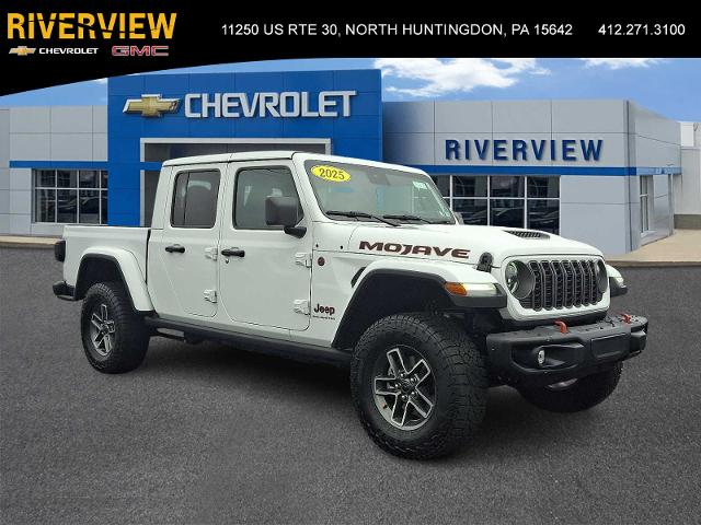 2025 Jeep Gladiator Vehicle Photo in NORTH HUNTINGDON, PA 15642-2022
