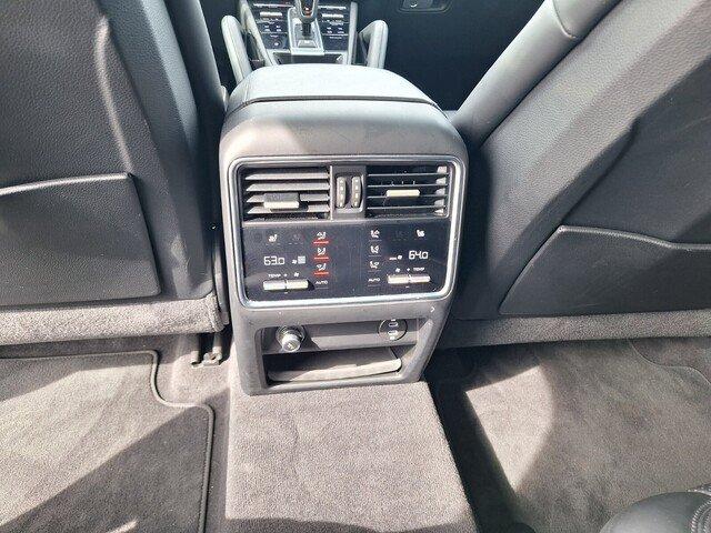 2023 Porsche Cayenne photo 10 of 31