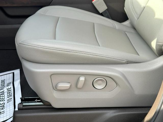 2025 GMC Sierra 3500 HD Vehicle Photo in COLUMBIA, MO 65203-3903