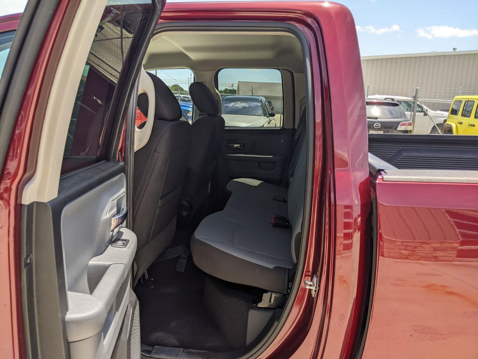2024 Ram 1500 Classic Vehicle Photo in Seguin, TX 78155