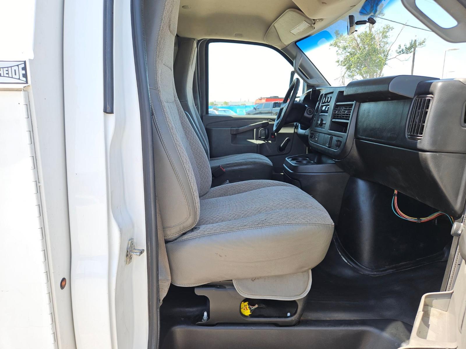 2017 Chevrolet Express Commercial Cutaway Vehicle Photo in Seguin, TX 78155
