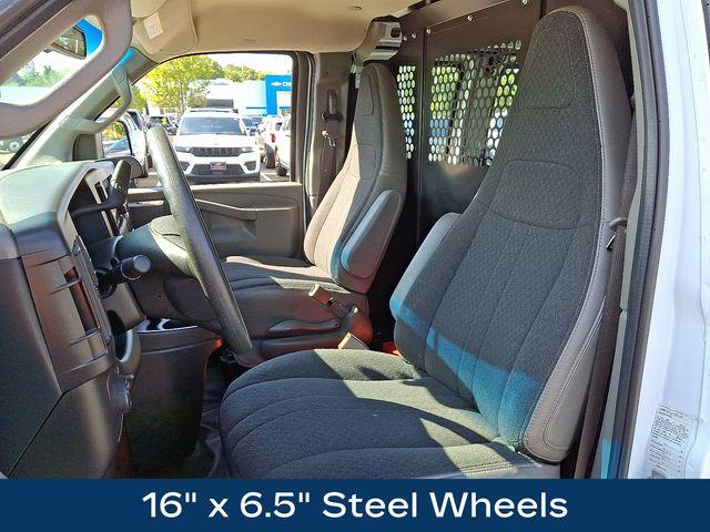 2023 Chevrolet Express Cargo 2500 Vehicle Photo in DANBURY, CT 06810-5034