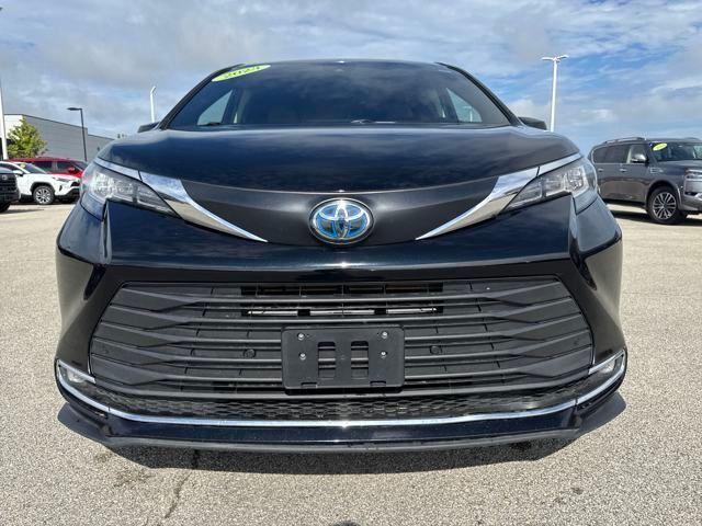 2023 Toyota Sienna Vehicle Photo in Jonesboro, AR 72404