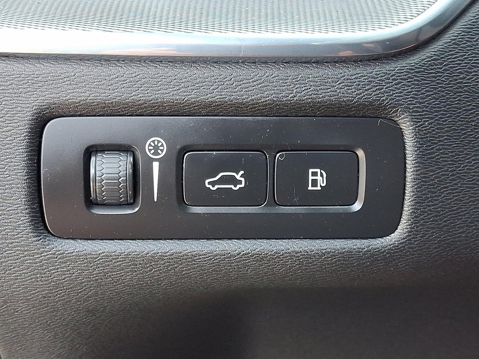 2022 Volvo XC60 Recharge Plug-In Hybrid Vehicle Photo in BETHLEHEM, PA 18017-9401