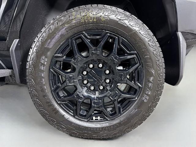 2025 GMC HUMMER EV SUV Vehicle Photo in PUYALLUP, WA 98371-4149