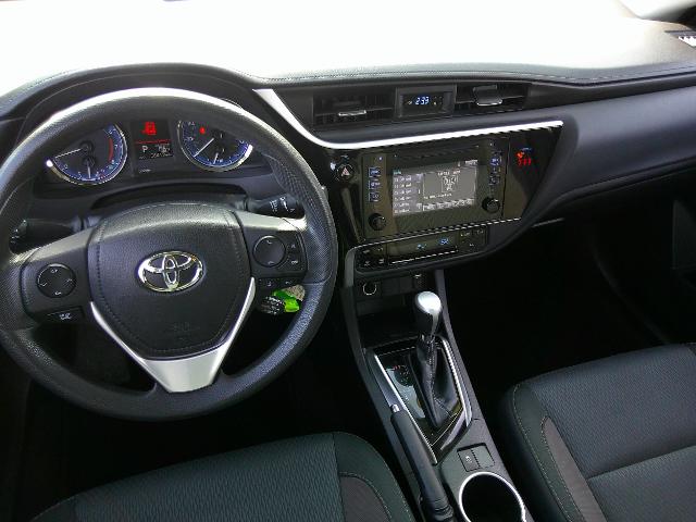 2018 Toyota Corolla Vehicle Photo in Cedar Rapids, IA 52402
