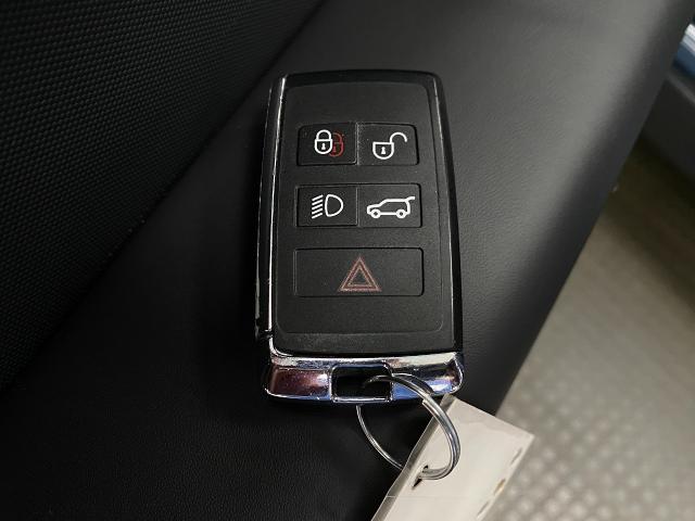 2025 Defender Vehicle Photo in Appleton, WI 54913