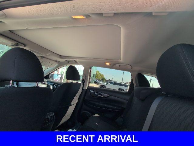 2020 Nissan Rogue Vehicle Photo in Merrillville, IN 46410