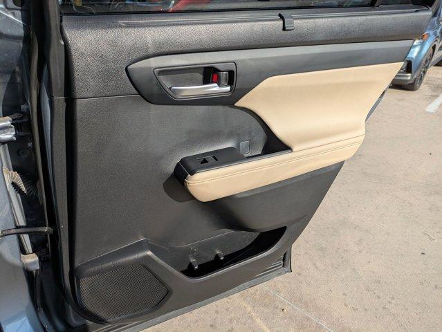 2023 Toyota Highlander Vehicle Photo in San Antonio, TX 78209