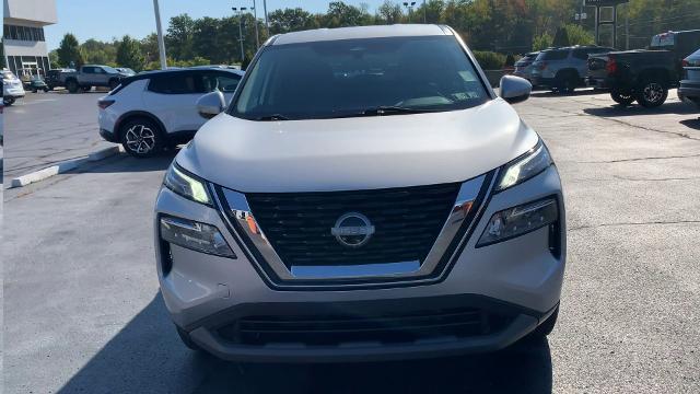 2022 Nissan Rogue Vehicle Photo in MOON TOWNSHIP, PA 15108-2571