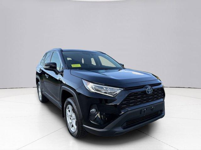 2020 Toyota RAV4 Vehicle Photo in LEOMINSTER, MA 01453-2952