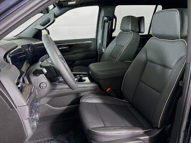 2025 Chevrolet Suburban Vehicle Photo in PUYALLUP, WA 98371-4149