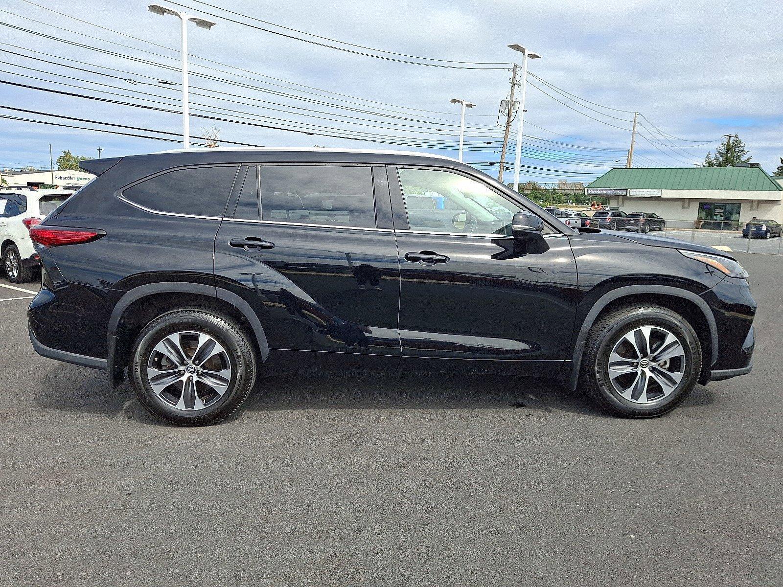 2022 Toyota Highlander Vehicle Photo in Harrisburg, PA 17111