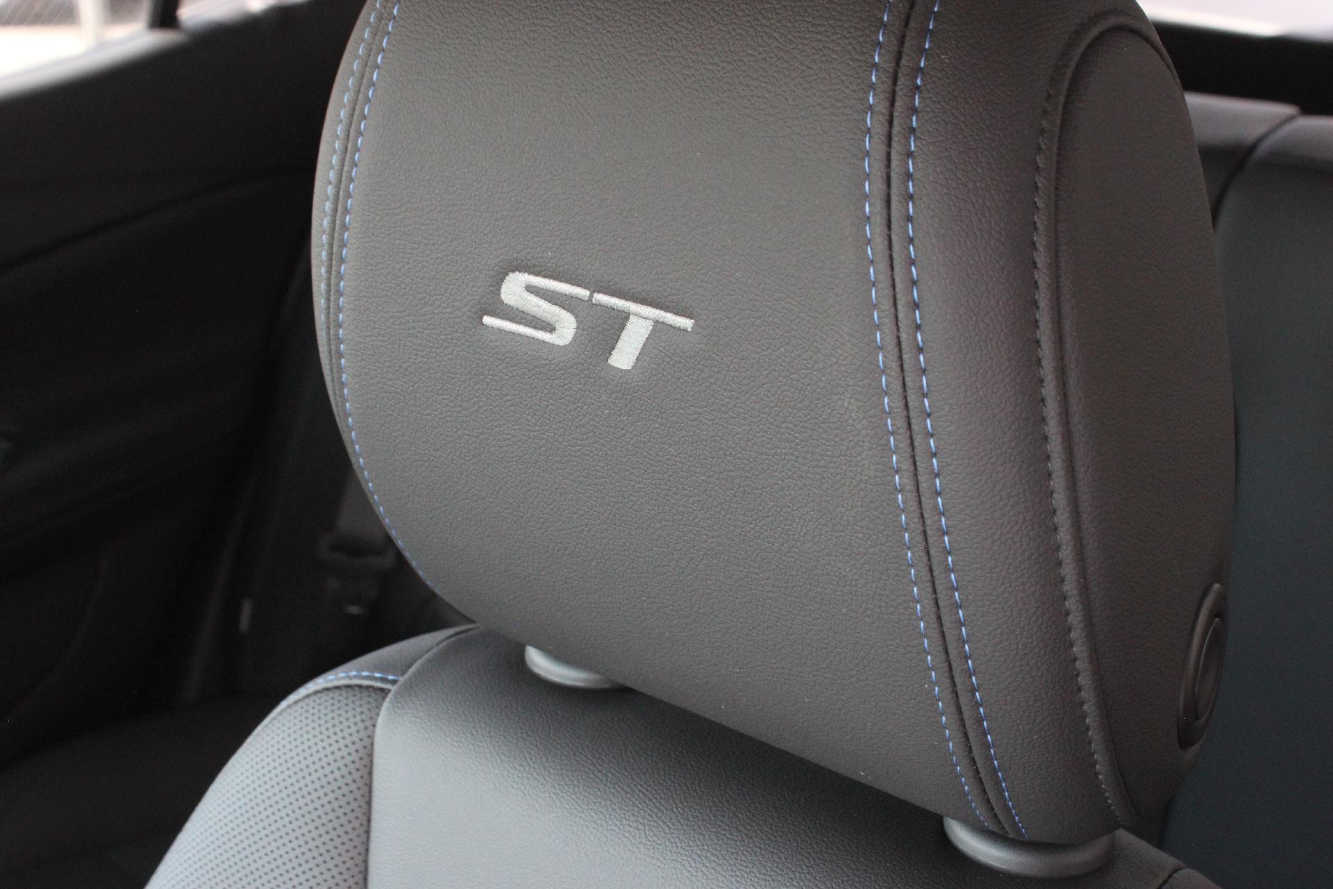 2026 Buick Encore GX Vehicle Photo in AURORA, CO 80012-4011