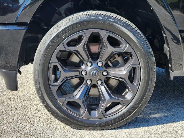 2021 Ram 1500 Vehicle Photo in DENTON, TX 76210-9321