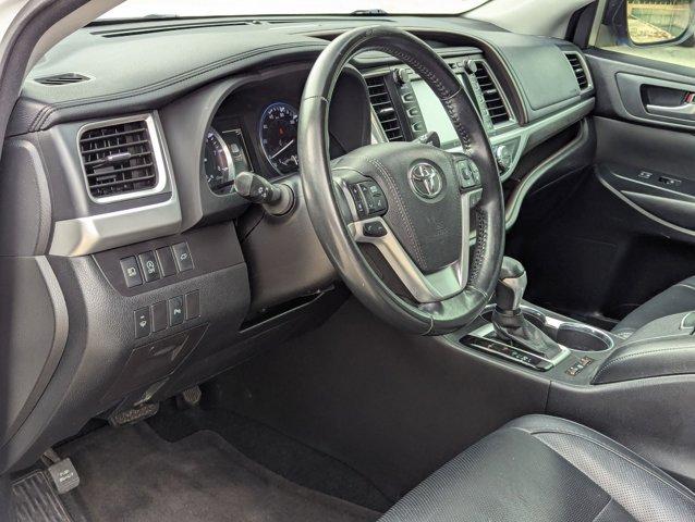 2017 Toyota Highlander Vehicle Photo in San Antonio, TX 78230