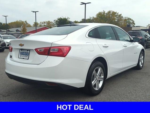 2022 Chevrolet Malibu Vehicle Photo in Merrillville, IN 46410