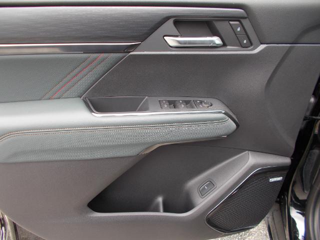 2025 GMC Acadia Vehicle Photo in LOWELL, MA 01852-4336