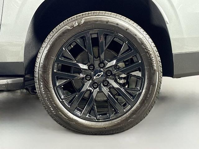 2025 Chevrolet Suburban Vehicle Photo in PUYALLUP, WA 98371-4149