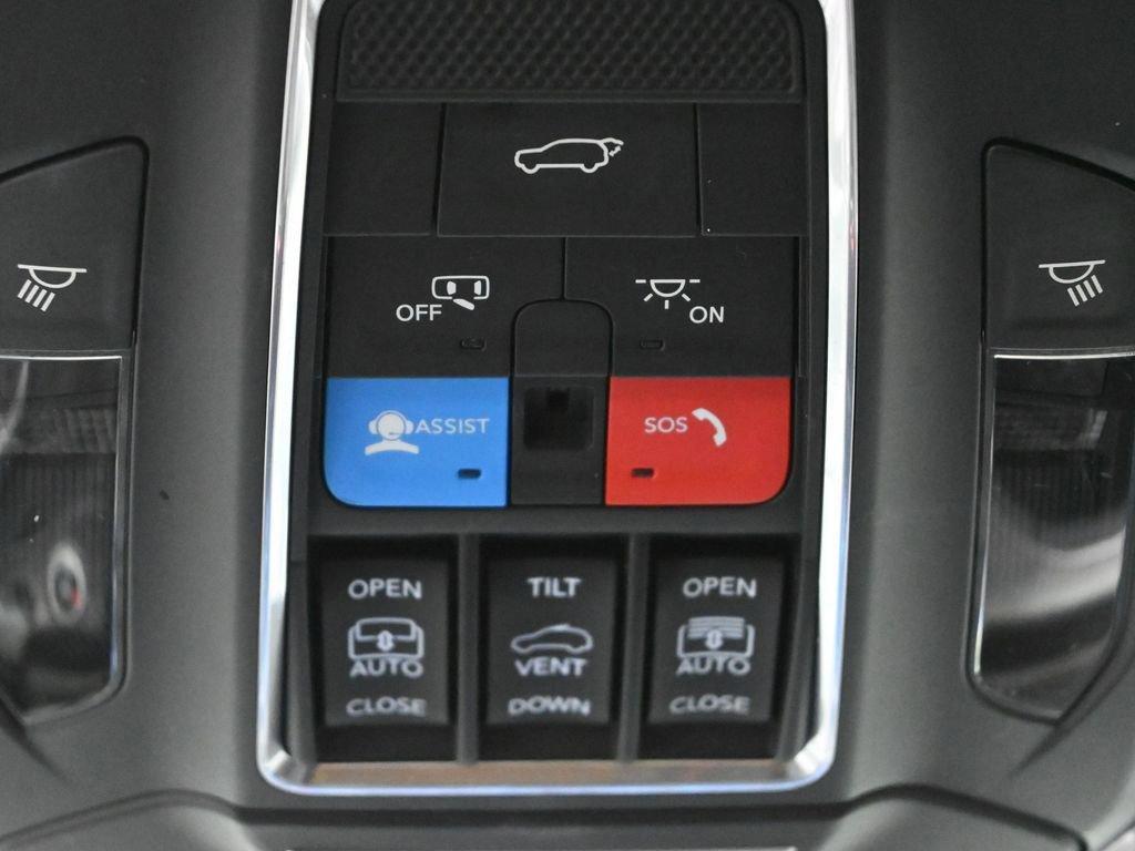 2021 Jeep Grand Cherokee L Vehicle Photo in Cedar Rapids, IA 52402