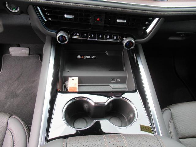 2025 Chevrolet Suburban Vehicle Photo in LEESBURG, FL 34788-4022