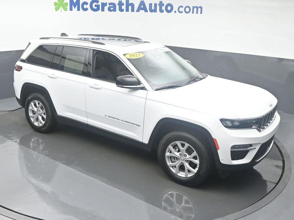 2023 Jeep Grand Cherokee Vehicle Photo in Cedar Rapids, IA 52402