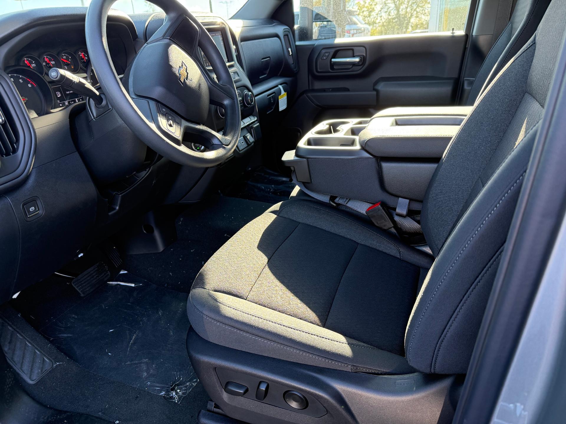 2026 Chevrolet Silverado 2500 HD photo 4 of 6