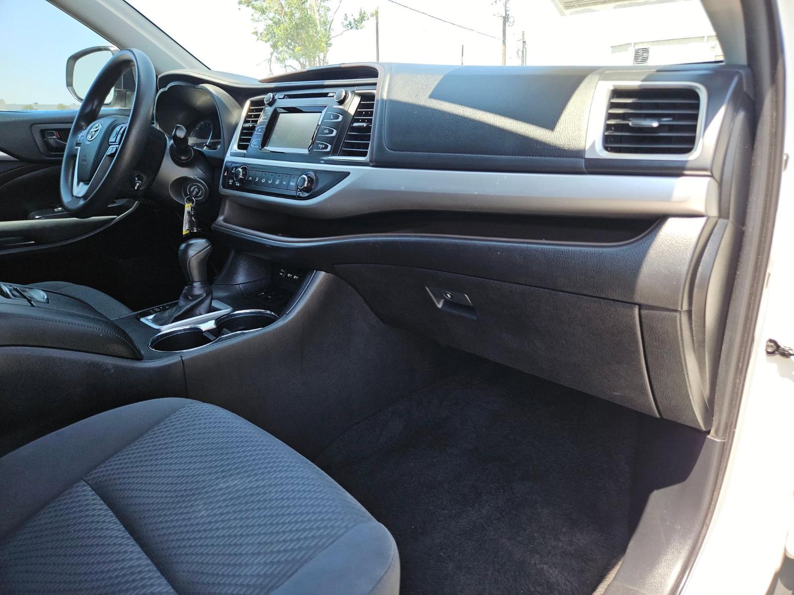 2019 Toyota Highlander Vehicle Photo in Seguin, TX 78155