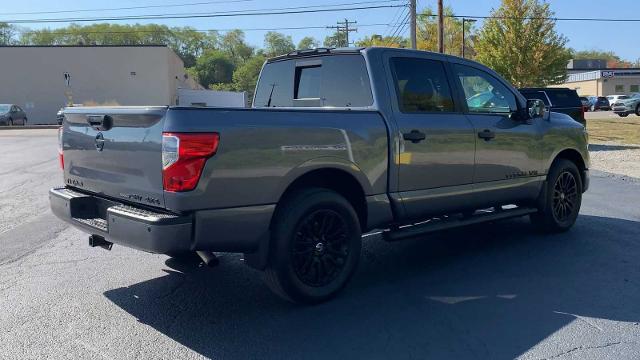 2019 Nissan Titan Vehicle Photo in MOON TOWNSHIP, PA 15108-2571