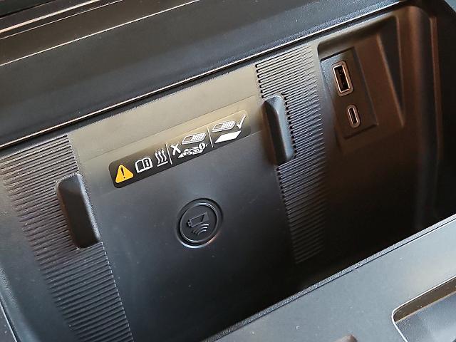 2026 GMC HUMMER EV SUV Vehicle Photo in TREVOSE, PA 19053-4984