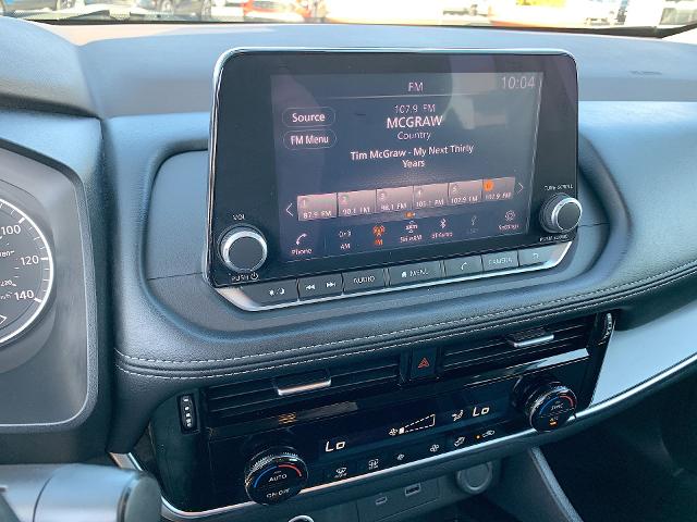 2022 Nissan Rogue Vehicle Photo in MOON TOWNSHIP, PA 15108-2571