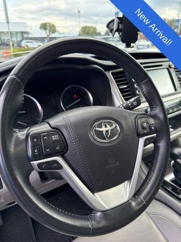 2018 Toyota Highlander Vehicle Photo in Puyallup, WA 98371