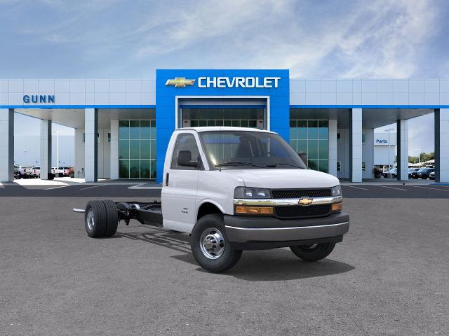 2025 Chevrolet Express Commercial Cutaway Vehicle Photo in SELMA, TX 78154-1460