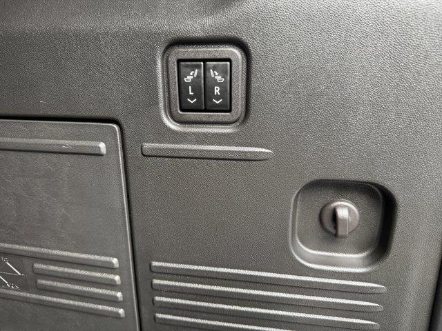 2024 GMC HUMMER EV SUV Vehicle Photo in LEOMINSTER, MA 01453-2952