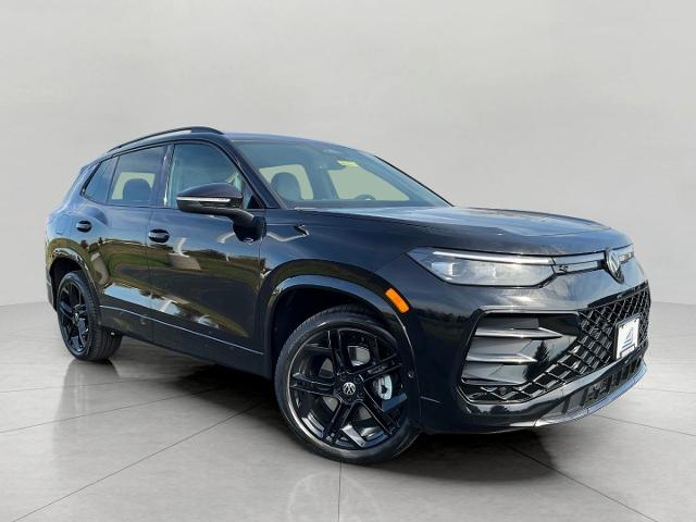 2025 Volkswagen Tiguan Vehicle Photo in Oshkosh, WI 54904