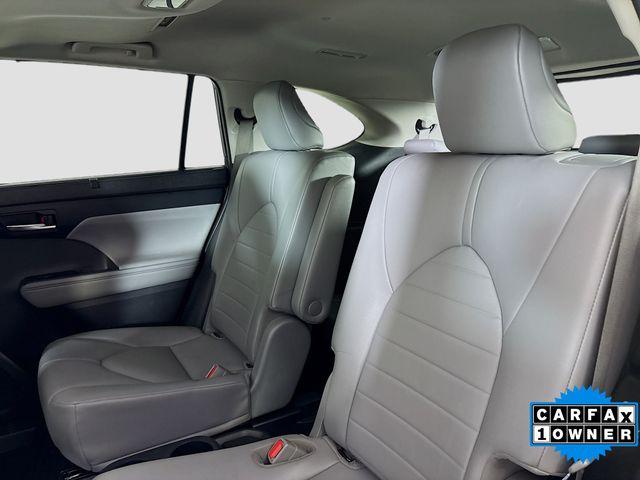 2021 Toyota Highlander Vehicle Photo in Puyallup, WA 98371