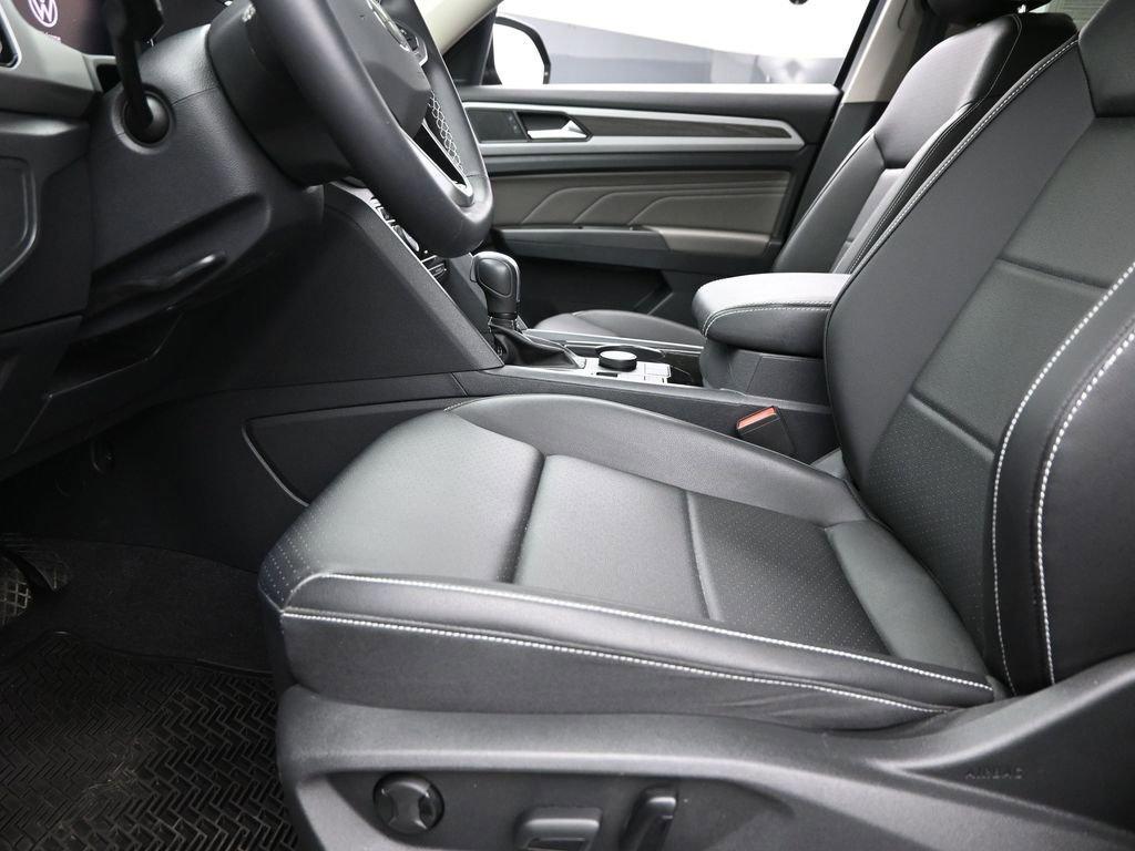 2023 Volkswagen Atlas Vehicle Photo in Marion, IA 52302