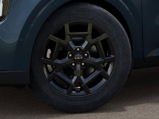 2025 Kia Carnival Vehicle Photo in Westbrook, ME 04092