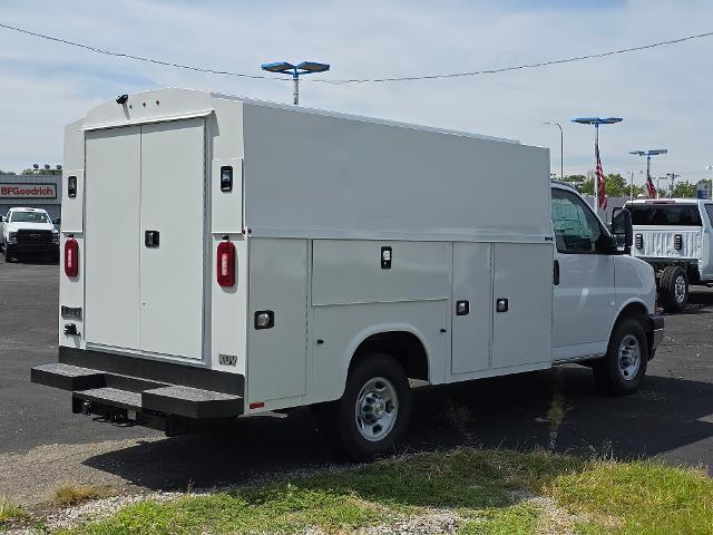 2025 Chevrolet Express Commercial Cutaway Vehicle Photo in INDEPENDENCE, MO 64055-1314