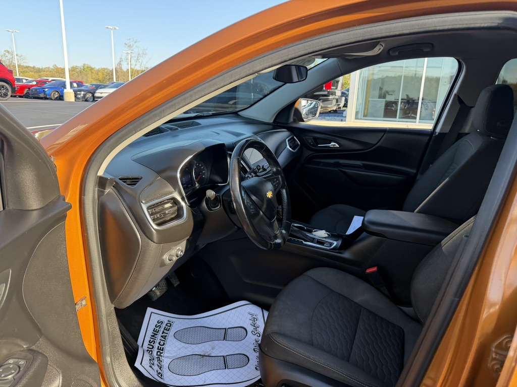 2019 Chevrolet Equinox photo 17 of 36