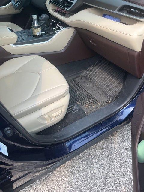 2021 Toyota Highlander Vehicle Photo in Trevose, PA 19053
