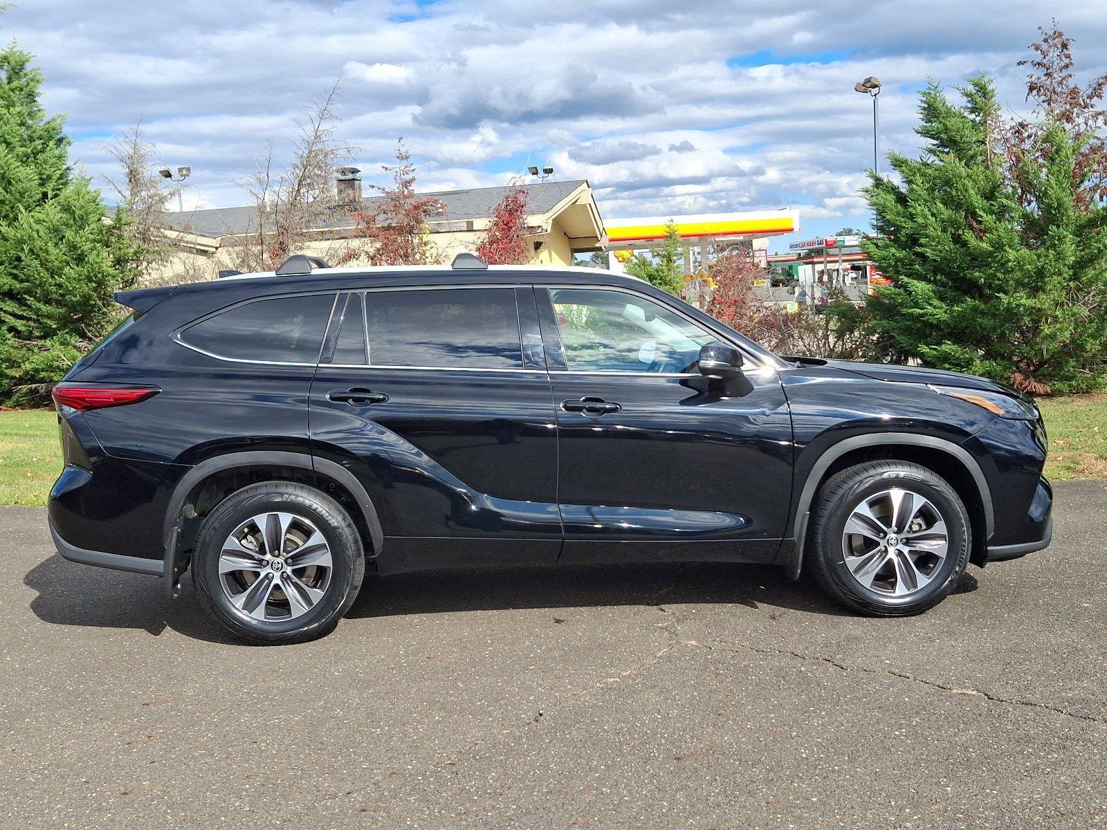 2022 Toyota Highlander Vehicle Photo in Trevose, PA 19053