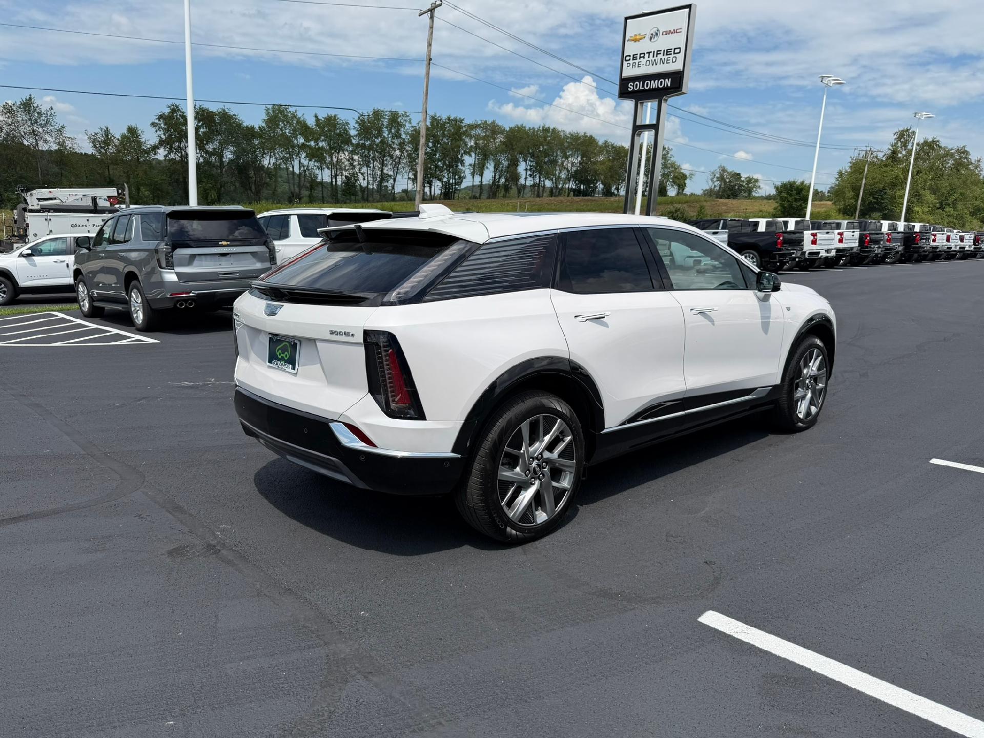 2025 Cadillac OPTIQ Luxury 1 - 5