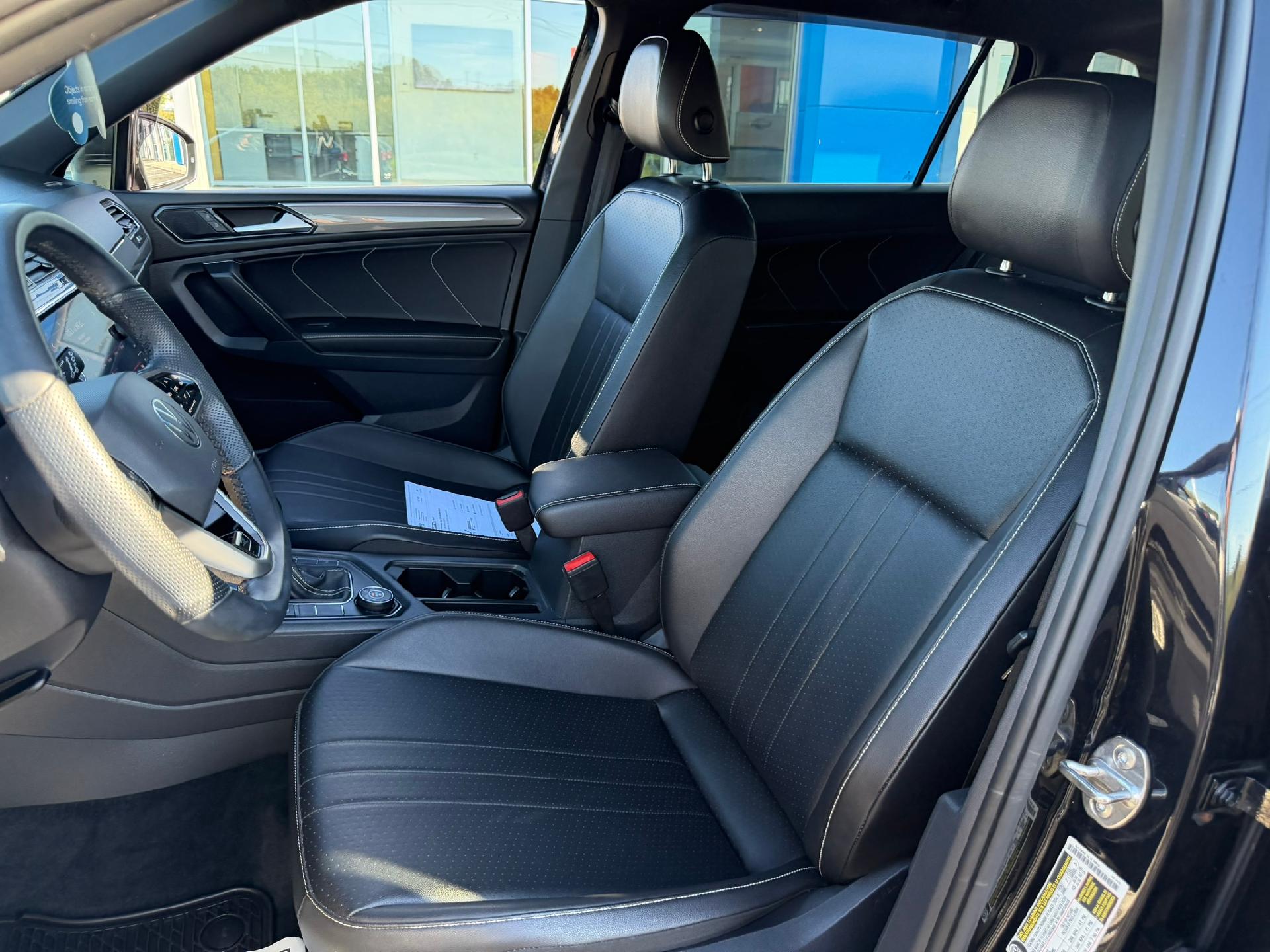 2022 Volkswagen Tiguan photo 18 of 37