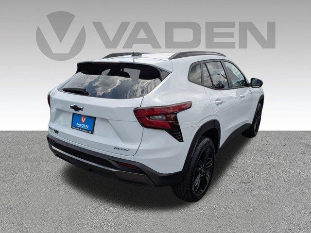 2025 Chevrolet Trax Vehicle Photo in BRUNSWICK, GA 31525-1881